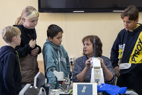 206 учащихся школ города Иркутска прошли практикум по байкаловедению  в Байкальском музее - 1 слайд
