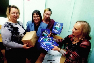 На семинаре для учителей, посвященном реализации экологического образования были распределены учебные пособия «Введение в байкаловедение, 5 класс»